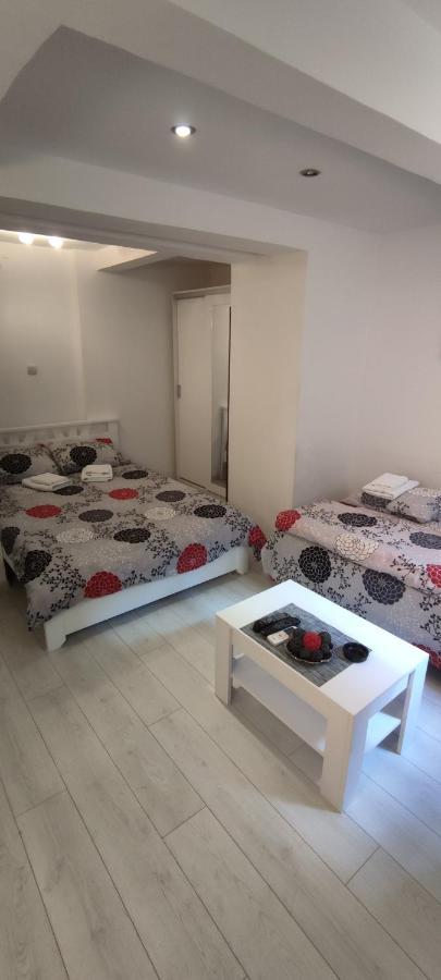 Studio Apartman Kocka Belgrad Exteriör bild