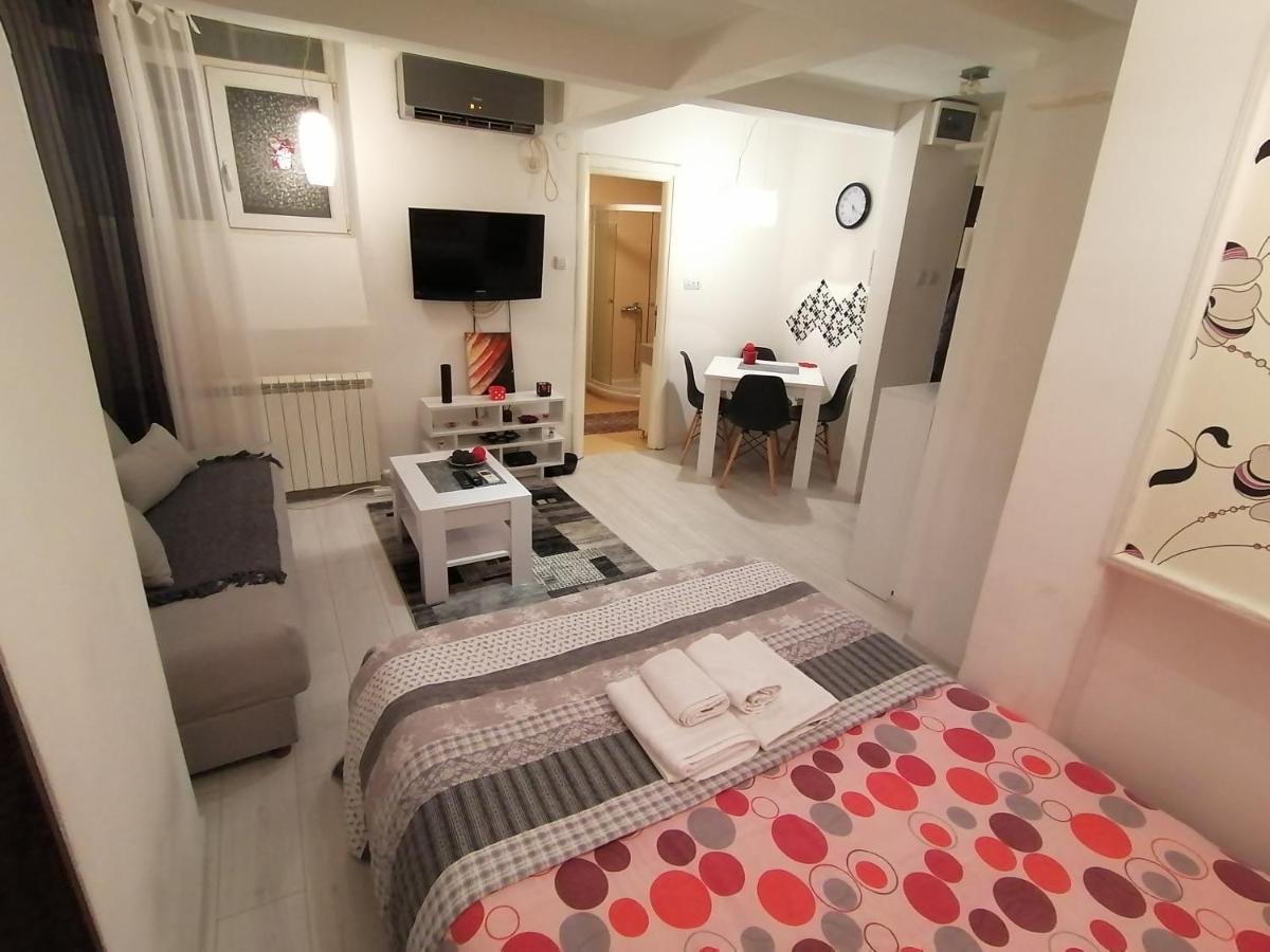 Studio Apartman Kocka Belgrad Exteriör bild